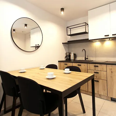 420 Port Basen&jacuzzi Apartament